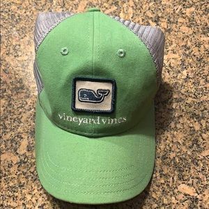 vineyard vines trucker hat